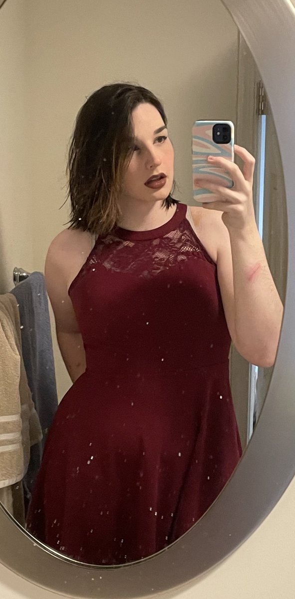 GwenShmoople's tweet photo. From pro gamer to egirl 🤭 Year 3! https://t.co/M4FSd2hx8N