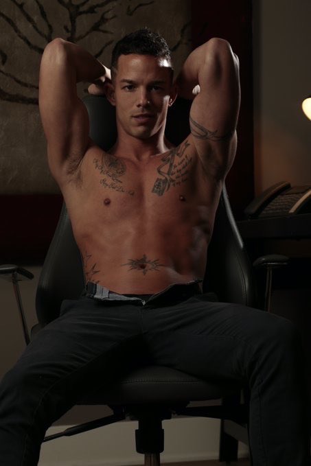 Watch Nic Sahara's leaked NSFW photo on TwXstars