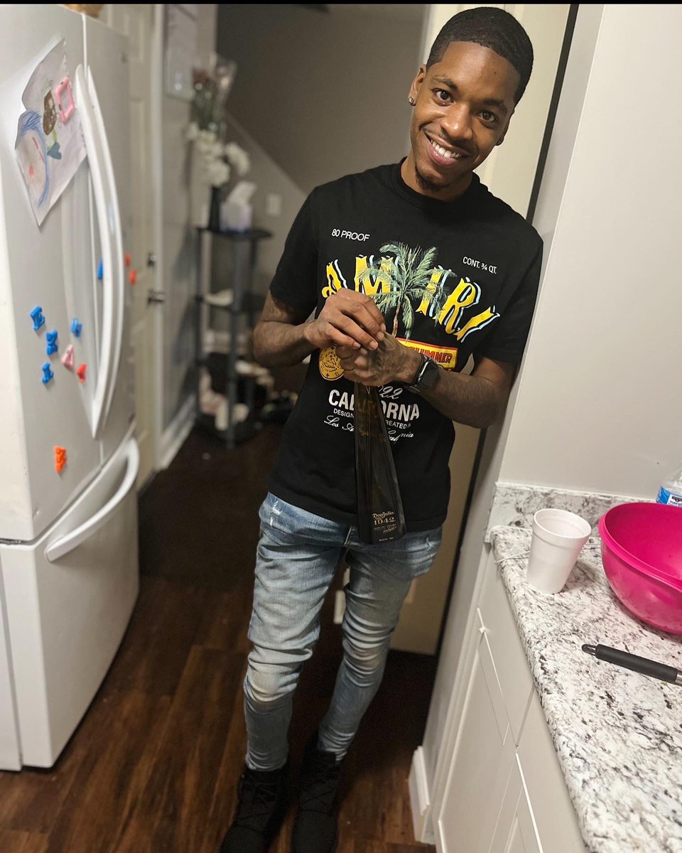 Geo_Guapo_'s tweet photo. Gotta thank God I ain’t been broke inna min,niggas tried to bite the hand they fed em…now they finished😮‍💨🔥💯#Day365 #HNY✨💯 #ripdaguys🖤🕊 https://t.co/EvtJjCscr1
