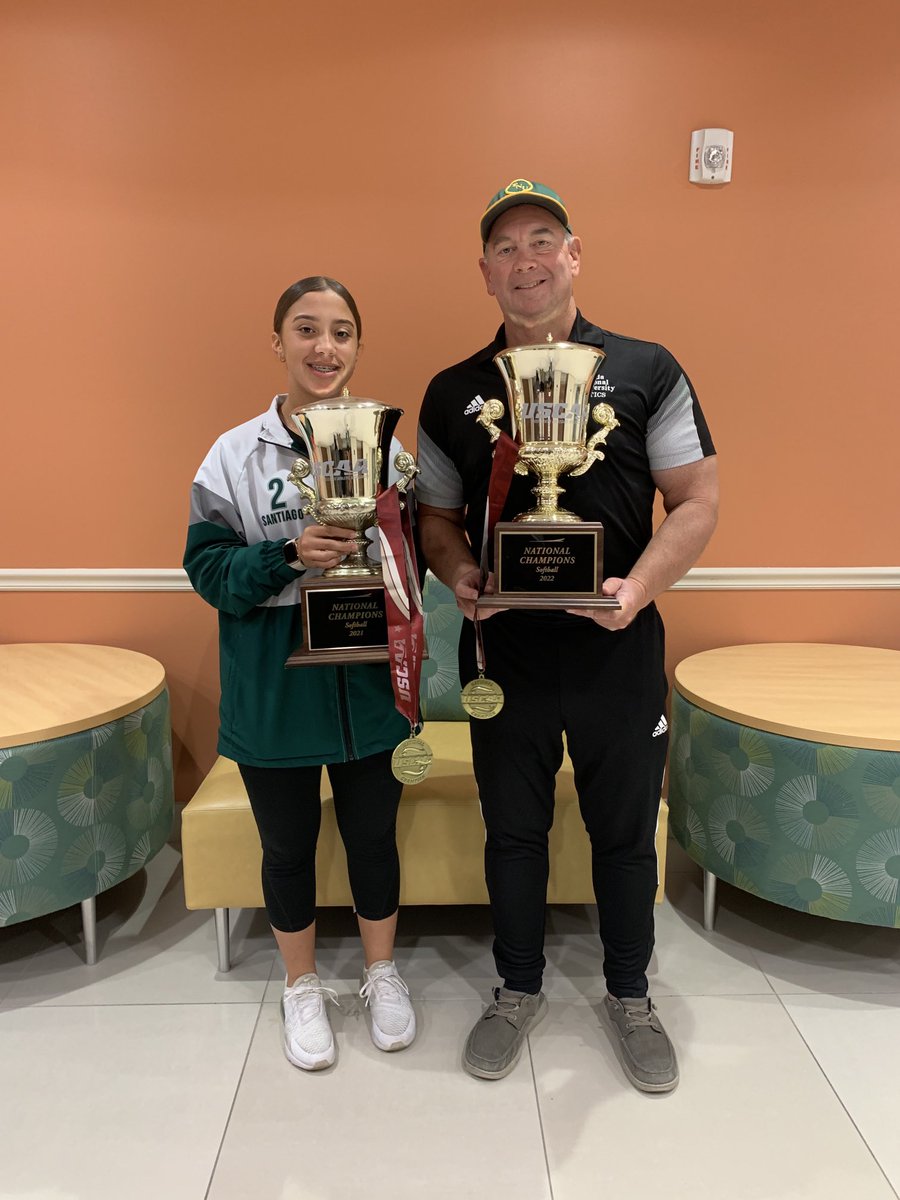 FNUSOFTBALL's tweet photo. FNU Softball is excited to announce another great player for their 2023 recruiting class &amp; the first of the 2023 calendar year. We welcome Ciara Santiago to the FNU Conquistador family. Ciara brings a gold glove in the infield &amp; a bat that will do some serious damage at the plate https://t.co/4faZZofcnX