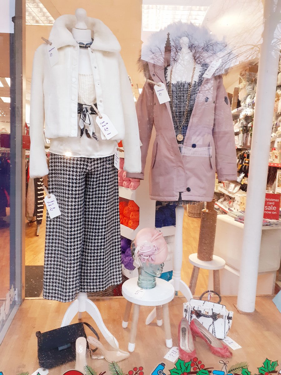 #sustainablefashion #vintageshop

🧥White faux fur📏16 £18
🧥Pink Parka 📏L £20
👕 📏12 £8
👖 📏M £5.50
👗 📏L £8
👜£6.50 each
👒Vintage £16
👠Clear perspex 📏5 £4.50
👠Pink/red 📏6 £14
📿£5 each

- making the world a prettier place💚
#coats  #bags #dress #shoes 
#hats #preloved