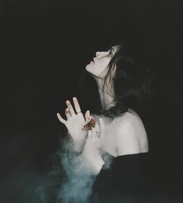 KimVPoetry's tweet image. Teach me to dream
Because I have forgotten how.
The seconds turn to minutes 
And I lose track of the days
By the hour.
I’ll wait for you in our
New beginning,
Until February melts, my
Tears into signatures of twilight.
#WordsofGlass #Atreyasverse 
#roomprompts #turningthephrase