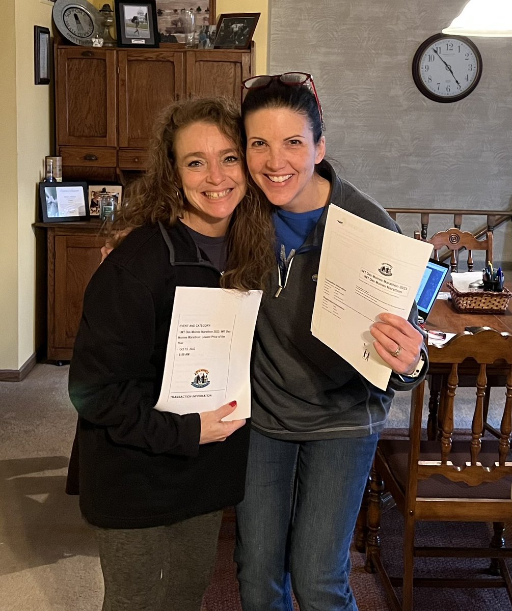 BetsyWaltner's tweet photo. Itβs official. Marathon #2! October 2023, Des Moines, IA.
So let the training begin. ππ»ββοΈππ»ββοΈ
#garminrunning
#MarathonTrainingPlan
#lovetorun
#IMTDMM2023 https://t.co/VwXjKOXsrH