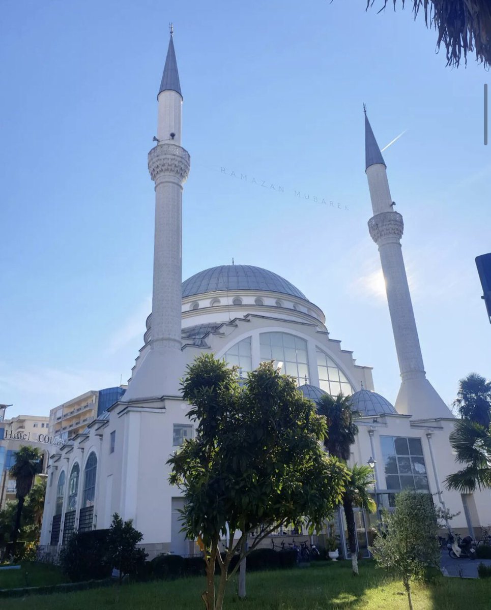 IslamArtistic's tweet photo. 🇦🇱 | La mosquée Xhamia Ebu Bekër, Shkodër https://t.co/tXcyV4Xtiu