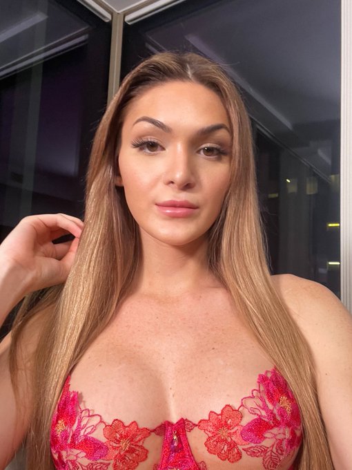 Headed to Vegas shortly! Hope to see you there☺️ https://t.co/P4wDbBJiFF<a href="/tag/cumplay"class="tags"><span>#cumplay</span></a>