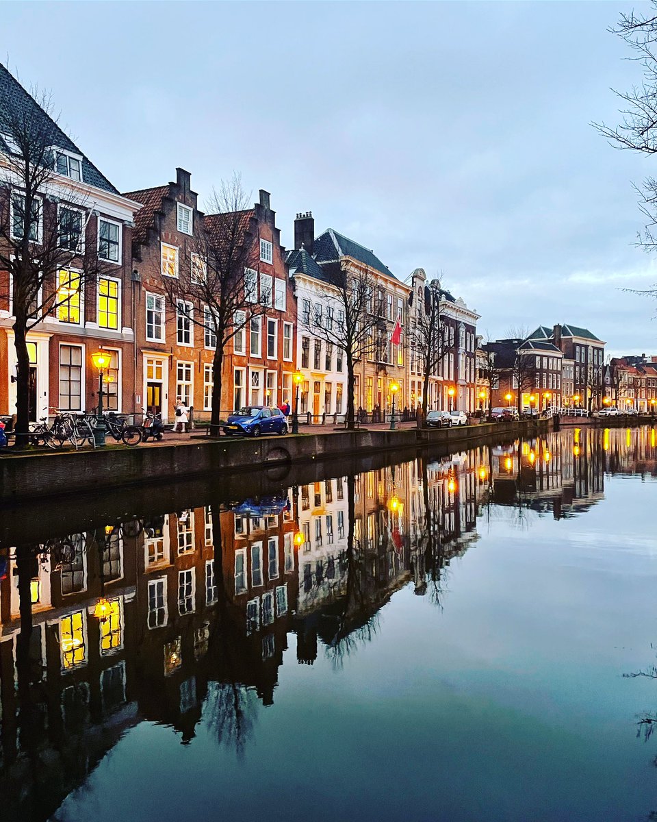 MEGroenstege's tweet photo. Mijn geboortestad. #leiden #rapenburg https://t.co/uUa7PpWdyB