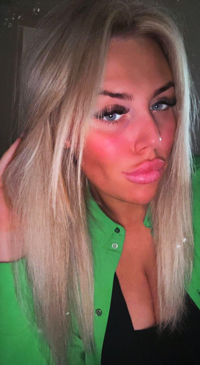 GoddessBeth1990's tweet photo. Real goddess come worship me.#weakness #losers #fetishes #humiliation #sessions https://t.co/njCZpZGbkL