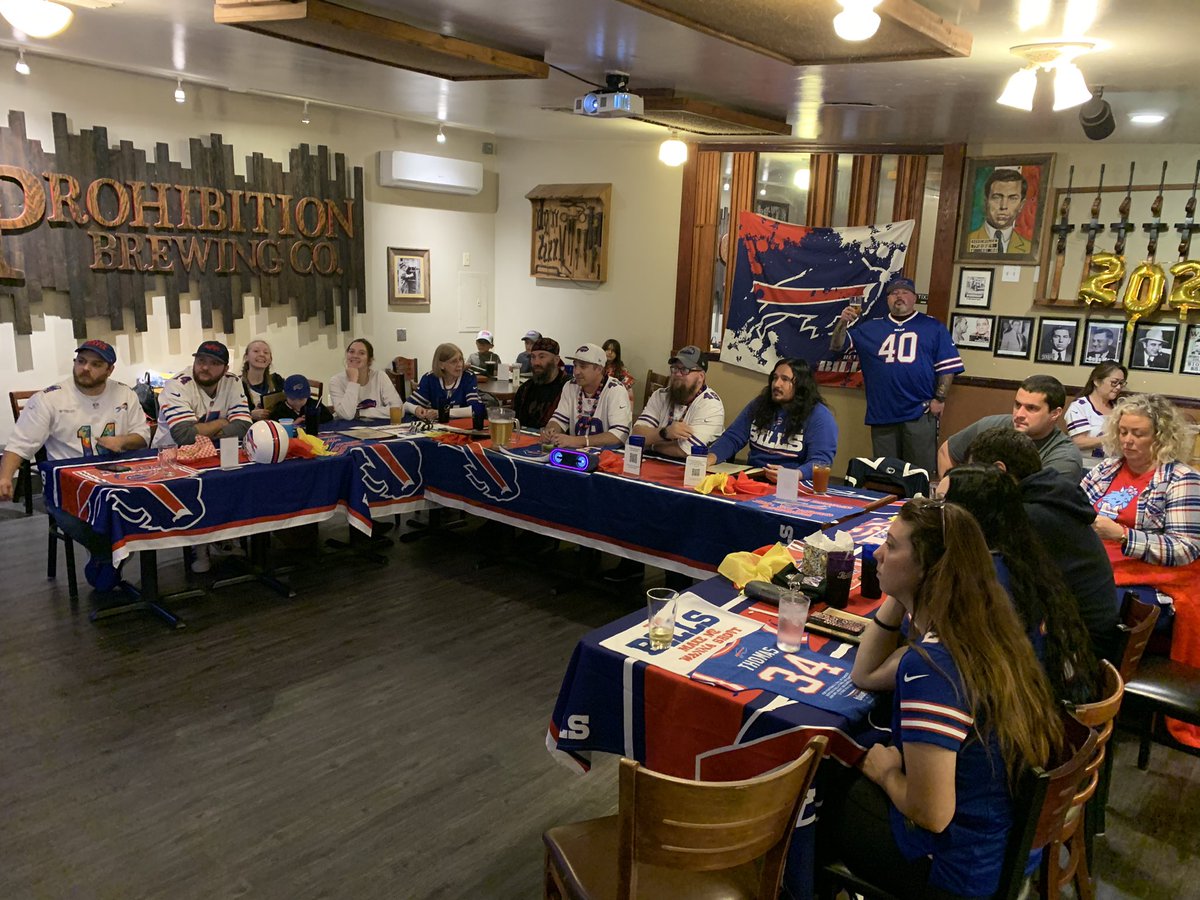 PoloMom3's tweet photo. @BuffaloBills @MillerLite Representing our @BuffaloBills at @prohibitionbc https://t.co/IgfQVTNIl4