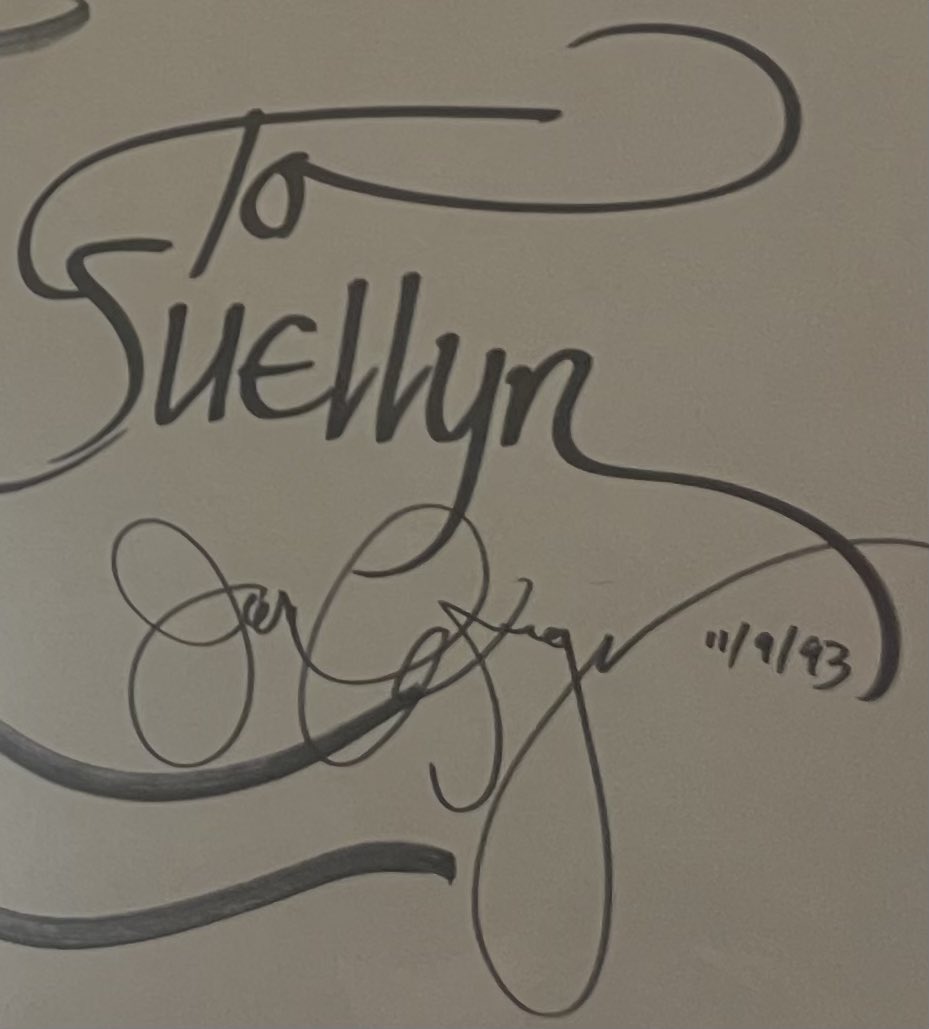 Sending a request into the void for help identifying this signature. It’s from a #ChildrensBooks author or illustrator active in 90s. Probably at an author visit at Wright Elementary in <a href="/DublinSchools/">Dublin City Schools</a> Please RT!
#childrensliterature #BookTwitter