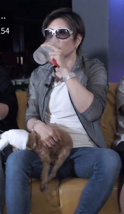 gacktology's tweet photo. gackt sits https://t.co/zJKni8dwnX