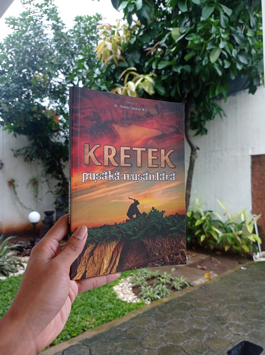WarungSejarahRI's tweet photo. Kretek Pusaka Nusantara 

Oleh :Dr. Thomas Sunaryo M. Si

Tahun 2013
166 Halaman

Harga 75.000.
Minat?

Order:
✓DM or Klik link WA https://t.co/KHH9496apg https://t.co/8BFwx9ov5m