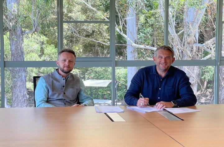 SCU_Australia's tweet photo. New year, new partnership. Turning the Northern Rivers' unwanted plastics into a reusable commodity is one step closer thanks to a new partnership agreement between Southern Cross and @CRDCGlobal.
https://t.co/CP3e8xeixX #CircularEconomy https://t.co/5ttEsfMHGx