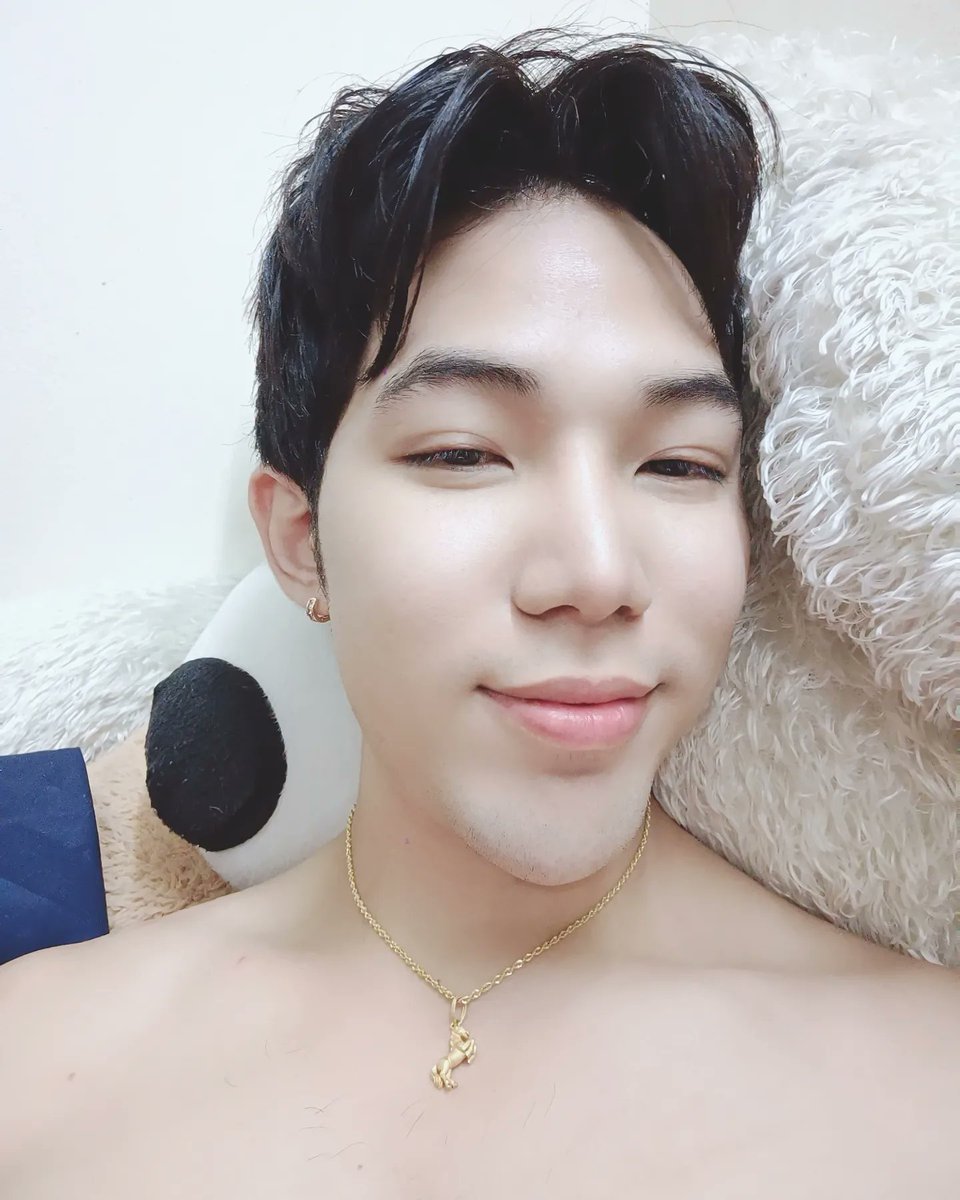 phuri55555's tweet photo. ไม่อยากเป็นแค่คนรู้จัก 🙄😁
อยากเป็นผัวเธออ่ะได้ปะ 😝🤤😏 https://t.co/HL5LLvO4tP
