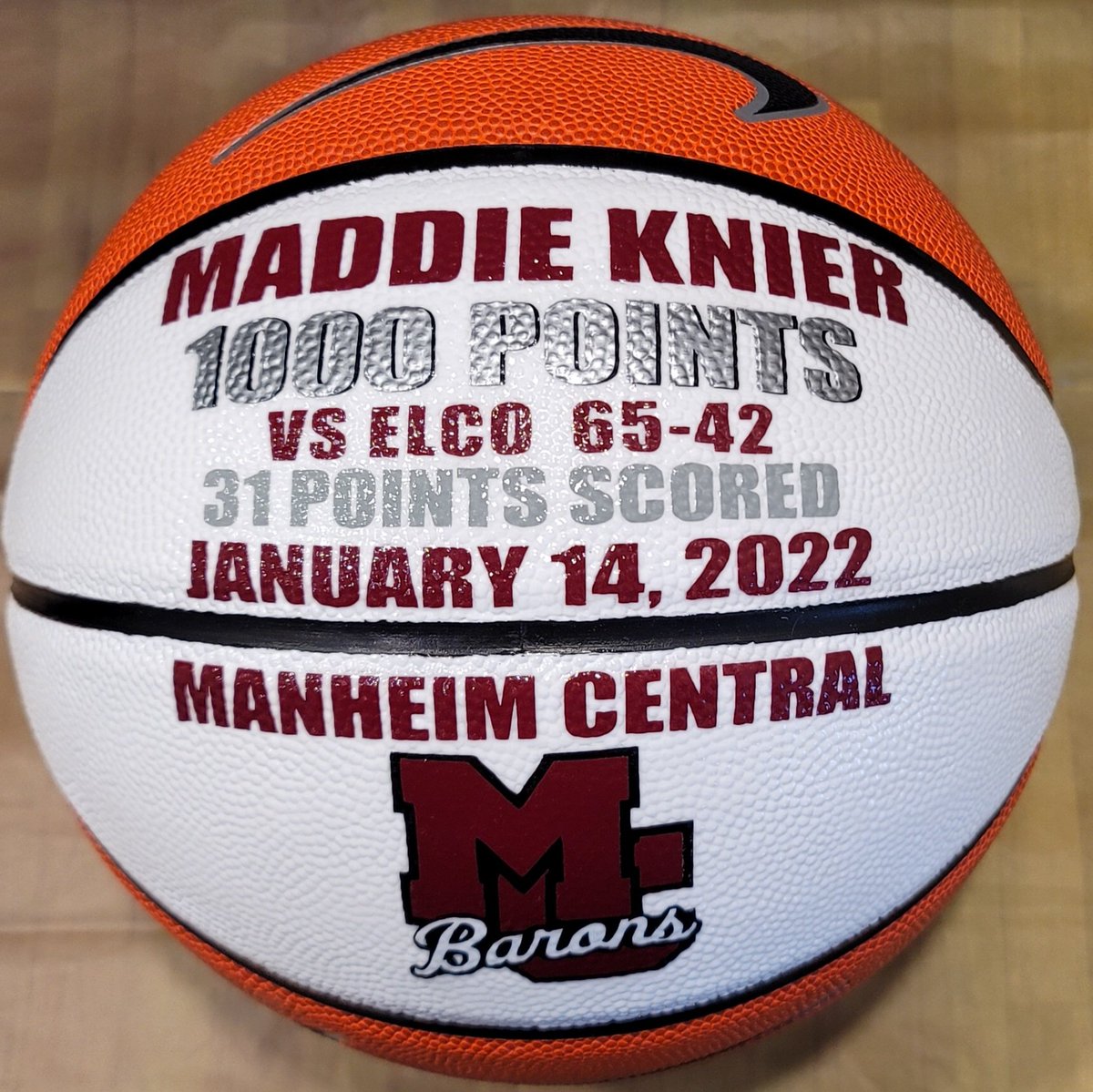 Manheim Central's @MCLadyBaronsBB Maddie Knier @maddieknier bringin the heat 🔥🔥 vs Elco! 🔥 1000 Points Scored with 31 points scored in the game! 🔥 Way to hustle Maddie! 👏🏻 👏🏻👏🏻🏀🏀🏀  @BaronSports717 @ManheimCentral