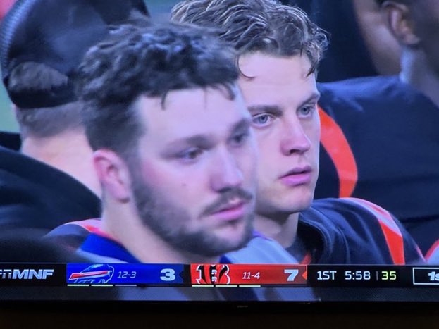 FootbaIIism's tweet photo. This picture says everything. 😞 https://t.co/ynPZXJTWb2