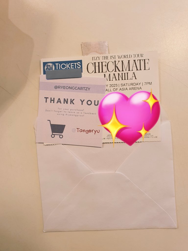 Tangeryu's tweet photo. Finally going to see the girls π€ Thank you @ryeongcartzy for the smooth transaction and the free poster π
#ryeongproof https://t.co/y0BLDgLpxP