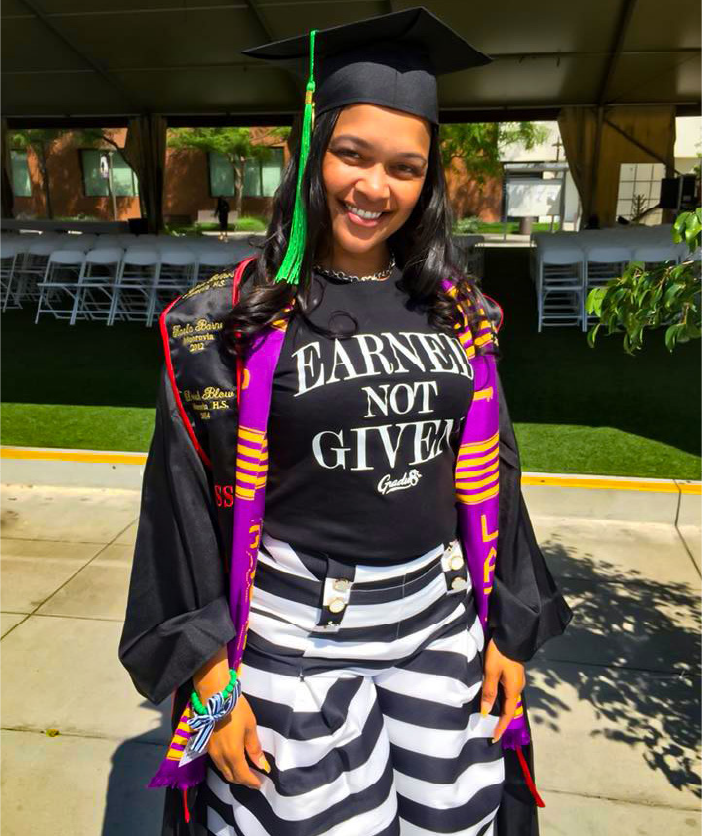 Gradu8Apparel's tweet photo. Happy New Year!
Gradu8 Apparel has partnered with local and national organizations that provide scholarships and access to scholarship programs to increase our social impact.

Be apart of the Gradu8 experience by contacting us at https://t.co/DmVIaSKgv7

#gradu8 #gradu8apparel https://t.co/WoynvDUaBX