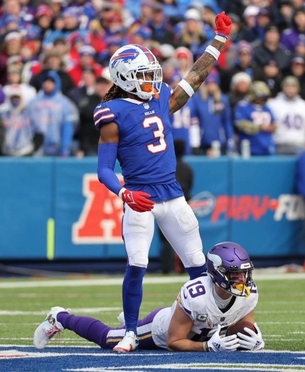 bills_ny's tweet photo. Damar Hamlin, all of our love and prayers are with you. 🙏 https://t.co/yPjdWhrOoS