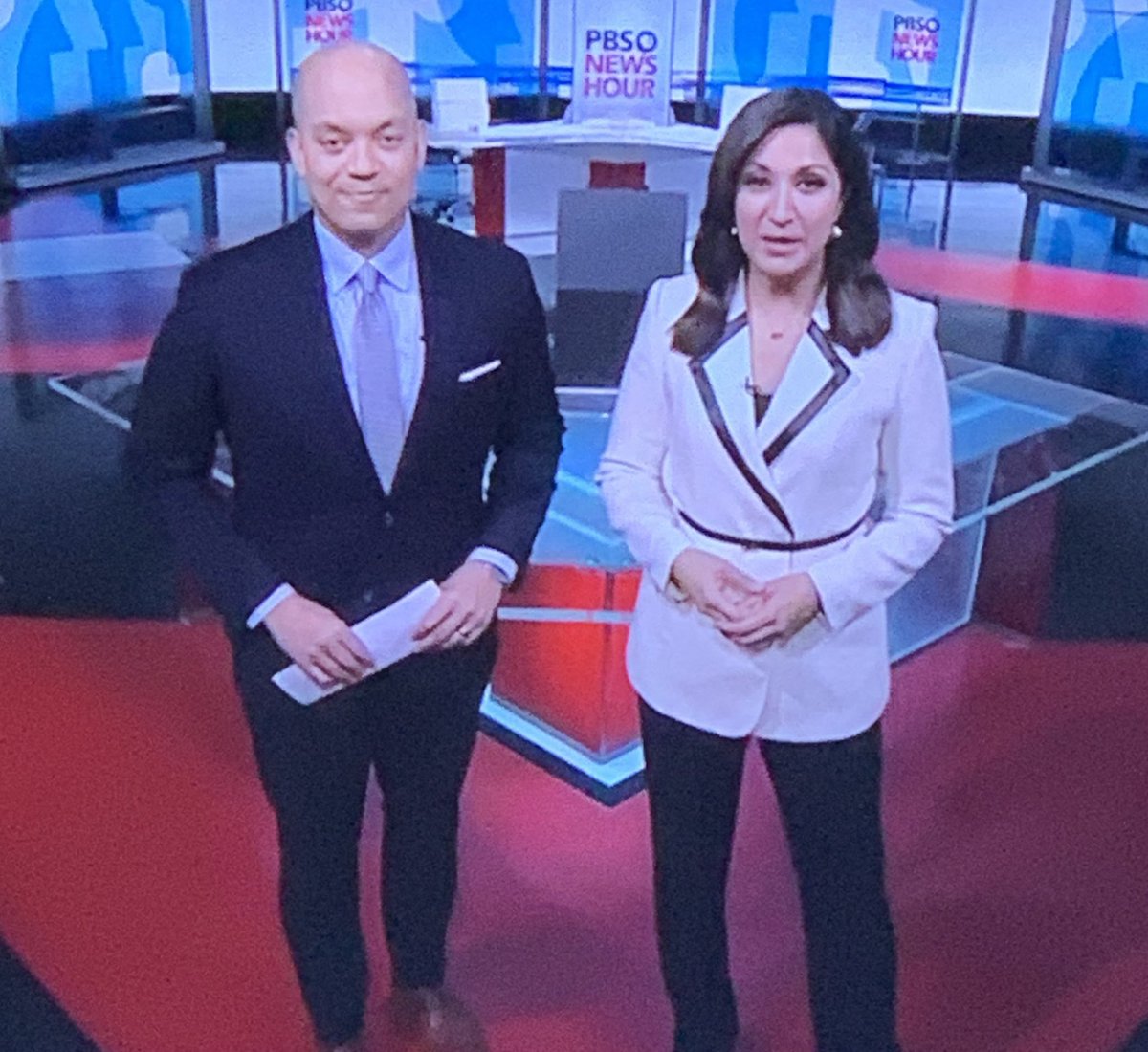 GntlmnScientist's tweet photo. I’ve never been most psyched to start the news than today!  @IAmAmnaNawaz and @GeoffRBennett co-anchoring the PBS @NewsHour!  Let’s go!!! https://t.co/c0joVm9k4x