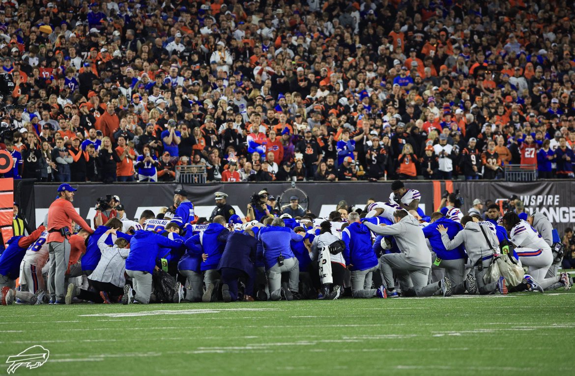 thepivot's tweet photo. Praying. https://t.co/D287xyhzDG