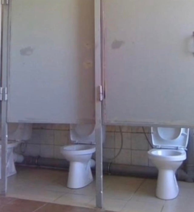 PracSerious's tweet photo. You really, REALLY have to go. Just How bad do you want it? Bear in mind there's other people in the bathroom. Pls #retweet
#toilets #pottyhumor #toilethumor #funny #humor #humorous https://t.co/STQy2cEB48