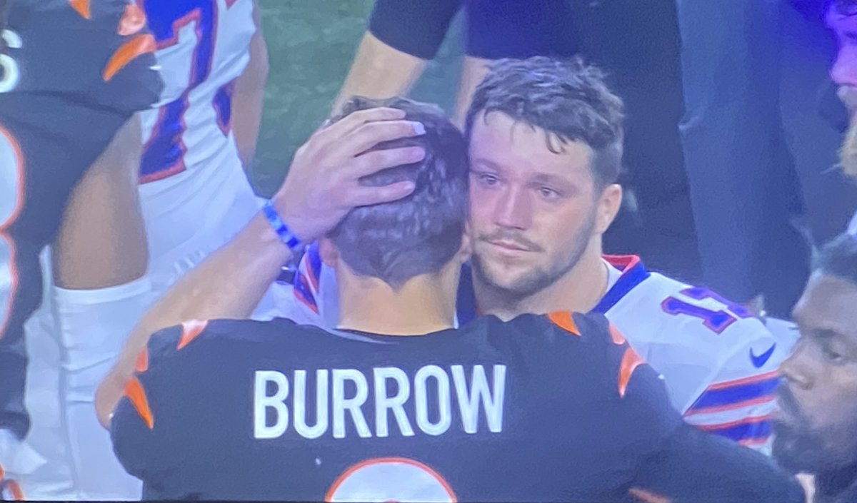 Truly horrifying…

Can’t imagine what the players &amp; coaches are going through, great to see the support from the #Bengals for the #Bill right now

Prayers for Damar Hamlin 🙏🏼