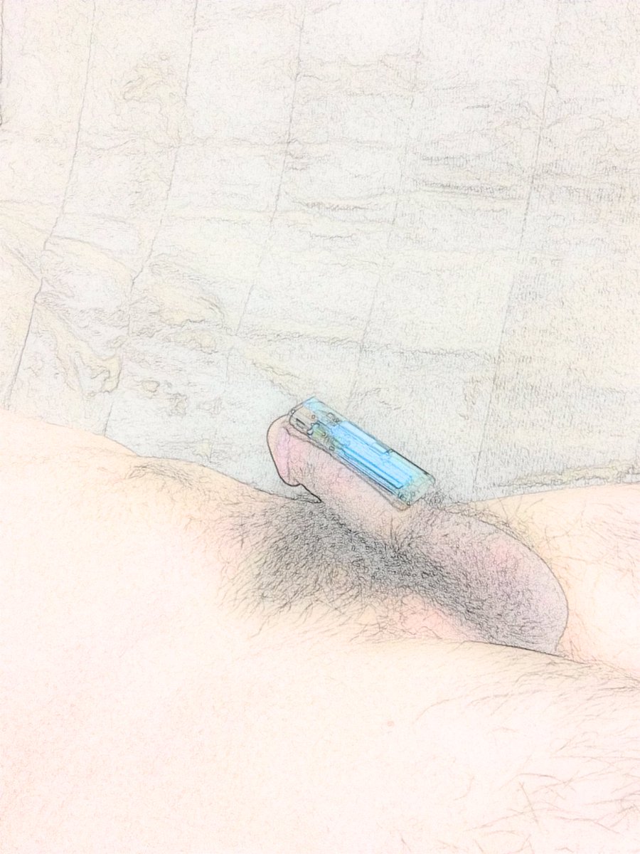 kovi4869's tweet photo. 新春なので夫���粗チンを再掲。ライターは8センチぐらいなのだけど。 https://t.co/cdZ5sK6zTb