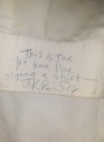 CormacJames3's tweet photo. @jk_rowling do you remember the first time you signed a shirt 🙈✍️#blastfromthepast #harrypotter https://t.co/YgGGxgXtdn