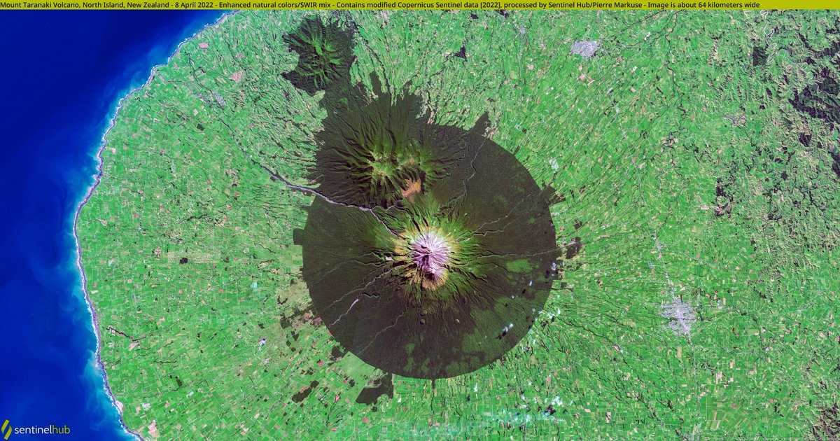 🟠 Mount Taranaki #Volcano🌋, North Island, #NewZealand🇳🇿 8 April 2022 - Nat. Col./SWIR mix #Copernicus🇪🇺 #Sentinel-2🛰️ Full-size ➡️ flic.kr/p/2o9pJfA #RemoteSensing #OpenData #SciComm Image is about 36 kilometers wide