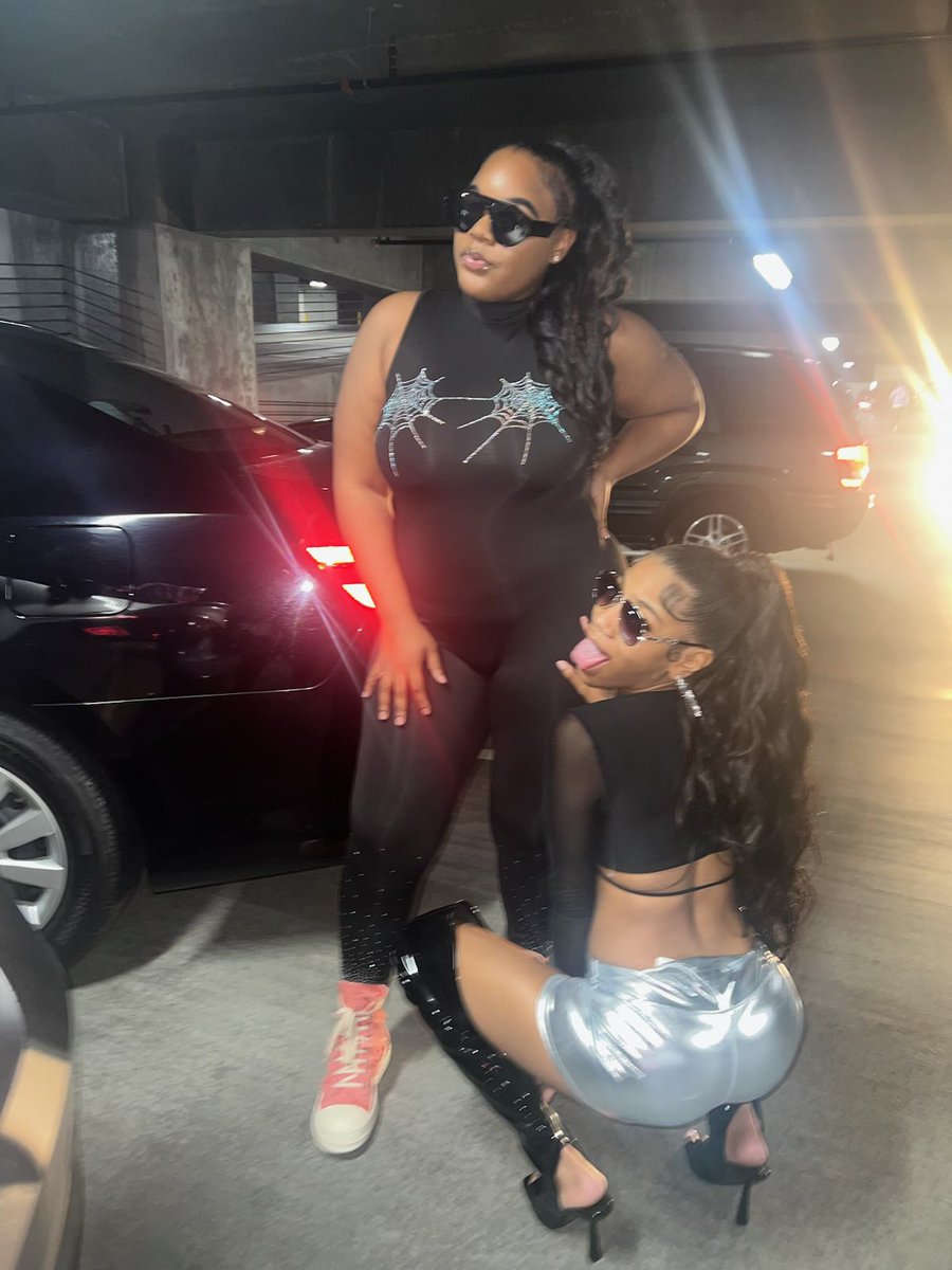 sintinihendrixx's tweet photo. I love her, she love me. We some love birds 🫶🏽 #mineeeee #myfrensbad @suckascorpio_ drunk duo! 🤭 https://t.co/eNGOwQWrzO