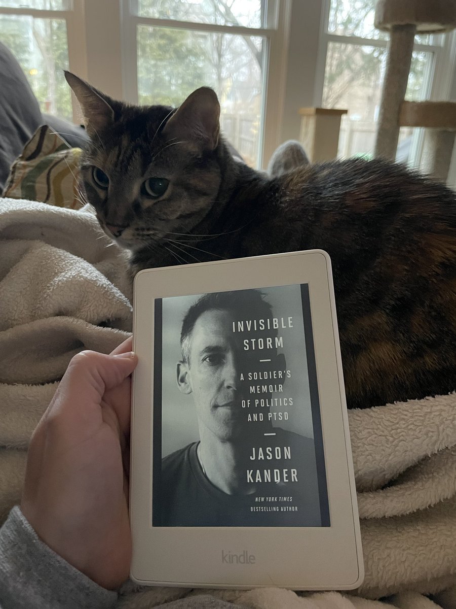HGmrslong's tweet photo. Winter break means time to read. @JasonKander, thank you for the great book. Added bonus, he went to the school where I teach! 🦅 #MentalHealthMatters https://t.co/AZR4jHoVog
