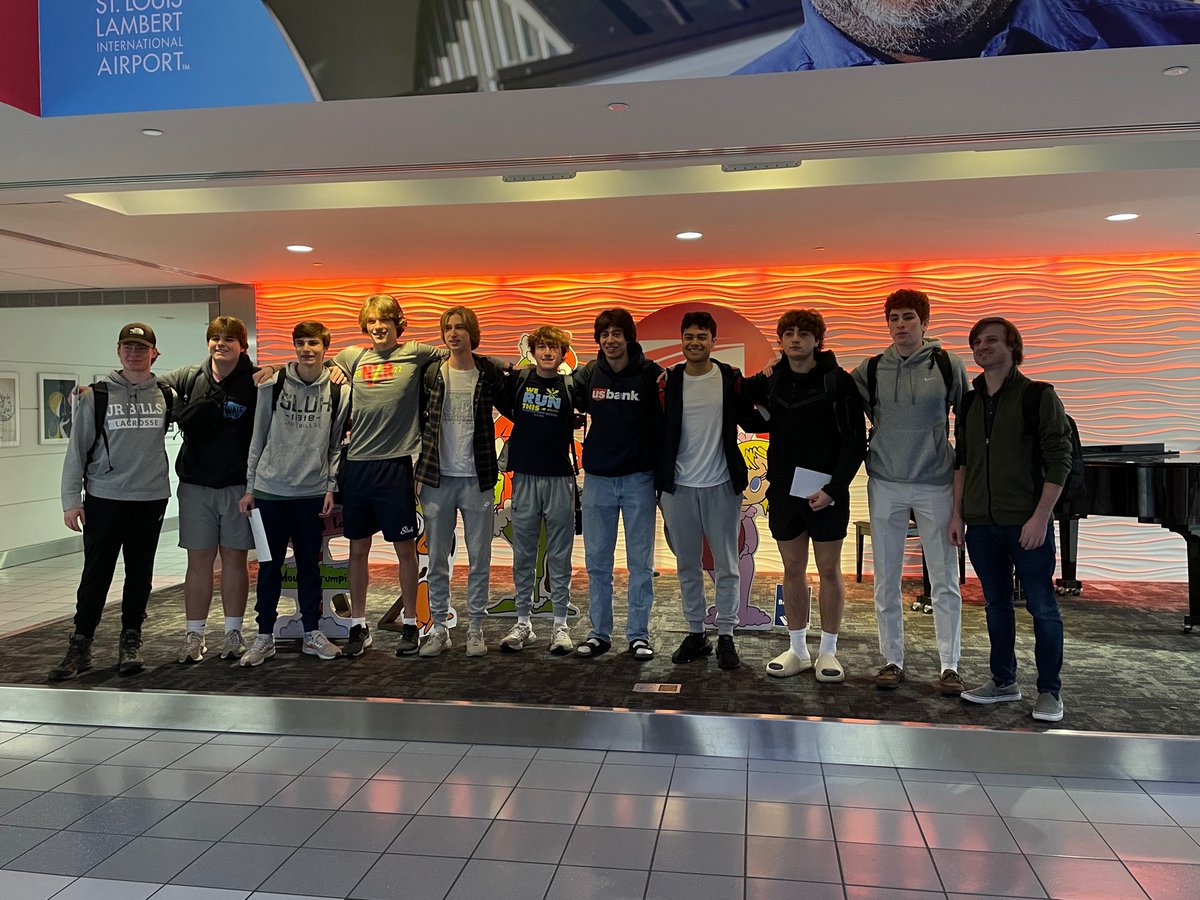 SLUHGlobalEd's tweet photo. Busy day for SLUH Global Ed! This morning, 10 Srs left for a month of service in Guatemala with Boys Hope Girls Hope, then 5 Srs departed for Poland to work with Ukrainian refugees, &amp; 2 Srs just took off for Jordan to work with JRS. Grinch was impressed! Where can SLUH take you? https://t.co/LyfrtRZ066
