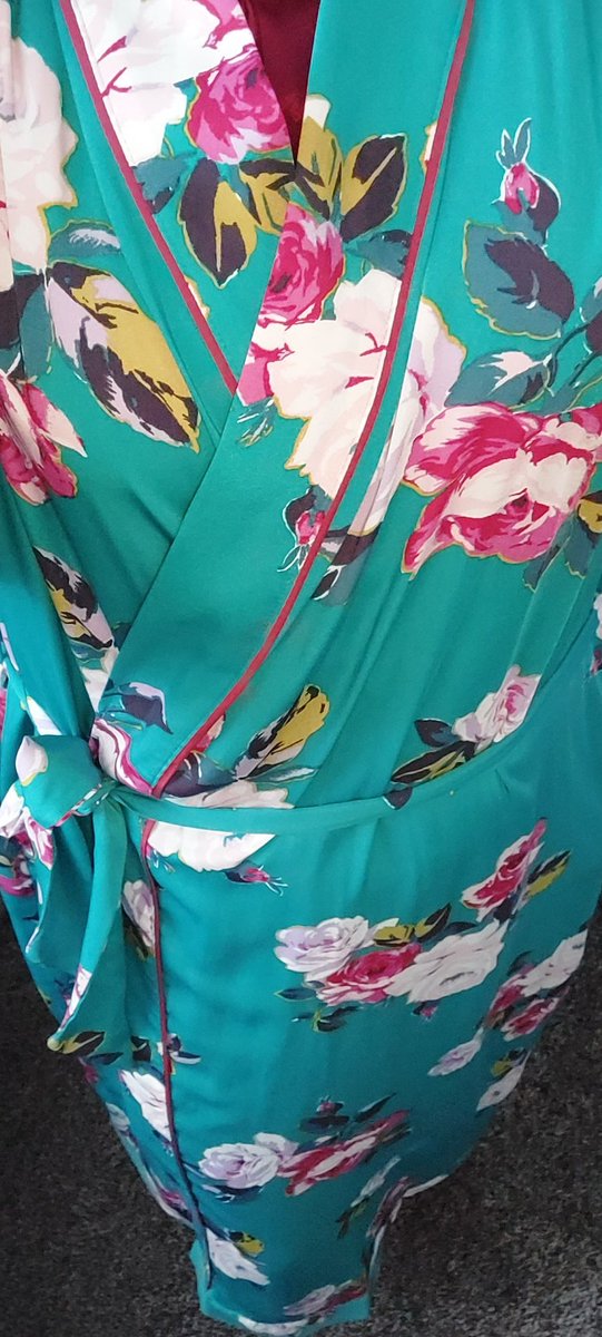 satin_laura's tweet photo. Time for pj's 💜💚🩵💙🤍🩷❤️💋💋💋💋
#satin #satinpyjamas #pyjamas #satinnightwear #satinrobe #Satin   
#nightwear #silkypjs #pjs #satinlovers #satinaddict #loveofsatin #floralsatin https://t.co/tiGDiyC1U4