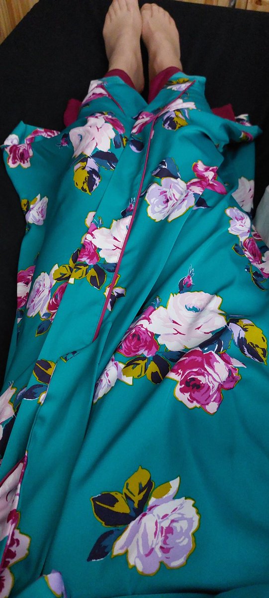 satin_laura's tweet photo. Time for pj's 💜💚🩵💙🤍🩷❤️💋💋💋💋
#satin #satinpyjamas #pyjamas #satinnightwear #satinrobe #Satin   
#nightwear #silkypjs #pjs #satinlovers #satinaddict #loveofsatin #floralsatin https://t.co/tiGDiyC1U4