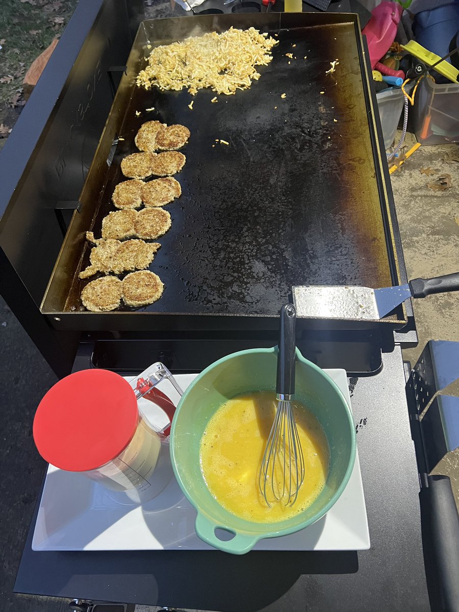 francisdmarion's tweet photo. @TurfSpartanLord yeah thats GEOTTA … Cincy staple FTW, Bengals by a million tonight! #Breakfast4Dinner #TurfheadsGrilling @GCImagazine @Solutions4Turf @TerryHillsMaint https://t.co/hIinDbzvYh