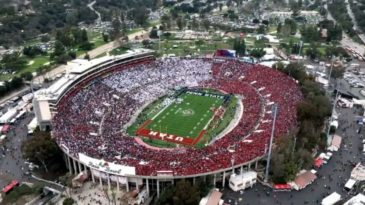 BR_CFB's tweet photo. .@TheMUSS pulled up to Pasadena 🔴 https://t.co/BG1TjU5lYC