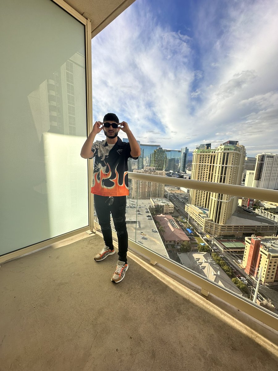 Upndbout's tweet photo. I think I healed too much, I don't like anyone! Crazy I just turnt 24 today. Happy Birthday To Myself 🥳 https://t.co/3Uk8g2PCwk