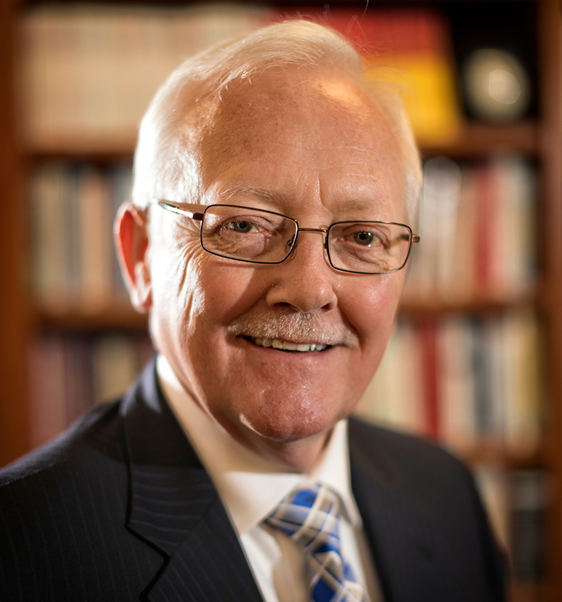 uk_ci's tweet photo. The College of Communication and Information mourns the loss of former Dean and Professor H. Dan O’Hair, who died Dec. 31, 2022, surrounded by family.

Memorial details here: https://t.co/9QalEj0kKE

See our full statement here: https://t.co/kJgfCyBAjb https://t.co/Goki6cxFPM