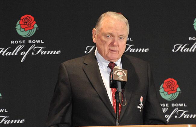 ChrisOnSports's tweet photo. πΉ Rose Bowl β The Granddaddy Of Them All
Always reminds me of the esteemed Keith Jackson. He was the gold standard among college football announcers.
I still occasionally drop a "Whoa, Nellie!"
#PennState VS #Utah
#RIPKeithJackson π https://t.co/Xj1sW3Tcjd
