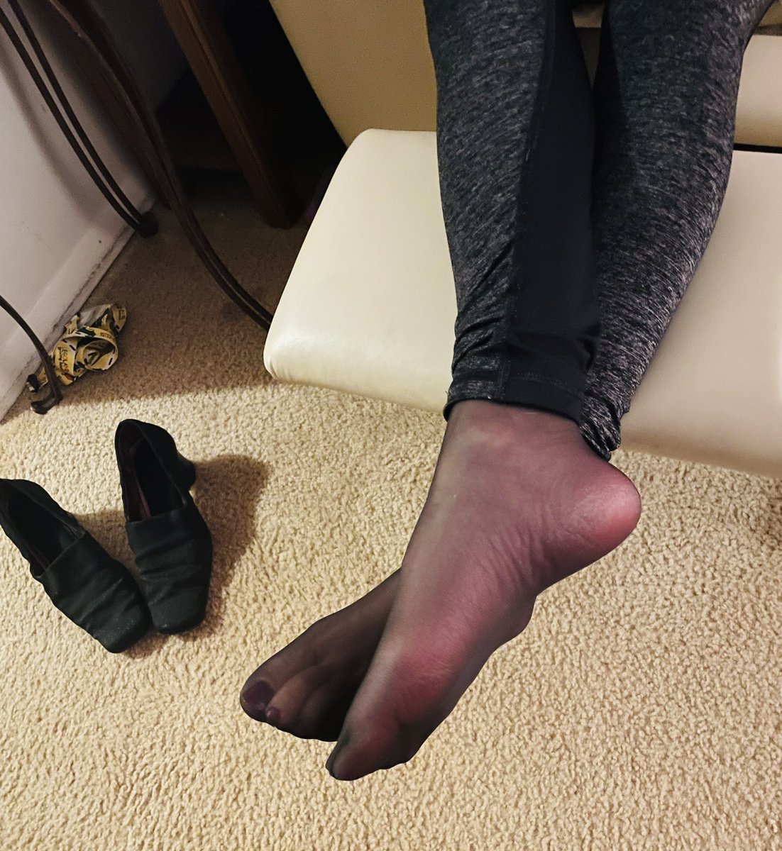 wifesfeetsize7's tweet photo. Love my WIFE’S size 7’ens. Perfect!! https://t.co/vew7KLMHFO