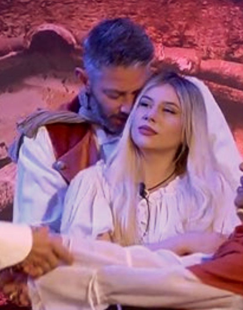 DebraC82's tweet image. Il gf non li considera perché non regalano dinamiche e teatrini...LORO sono di un'altra pasta e noi li amiamo proprio per questo ♥️
#gfvip #incorvassi #teamsparta
