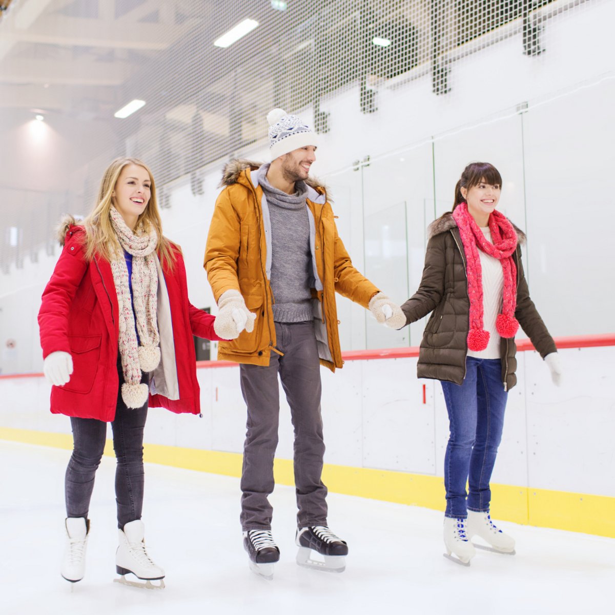 Grab your friends and family together and go #iceskating before the 15th to enjoy some ice skating fun! The ice rink at #BristolMotorSpeedway is the region's longest-standing ice #skatingrink. Get your tickets today https://t.co/CoXGpfUNYL https://t.co/cWnFrqGA9E