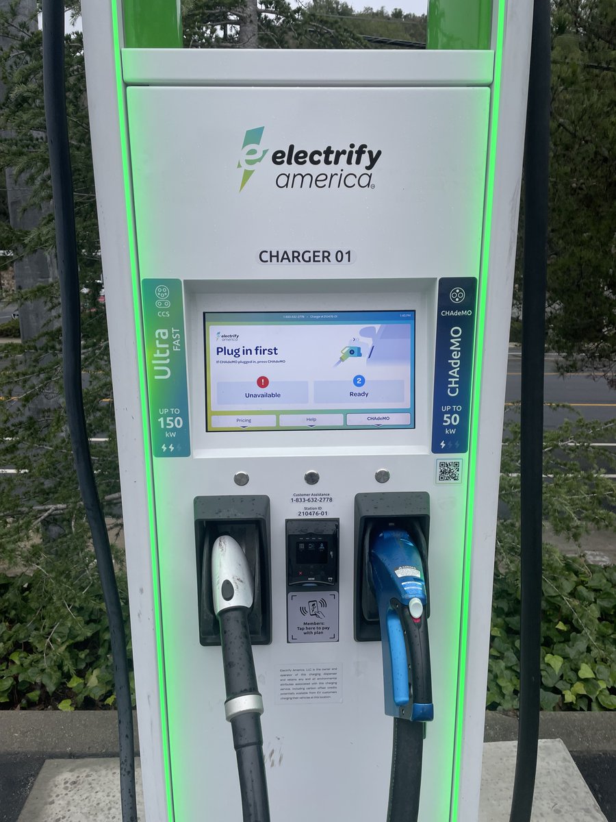 jmaqsood's tweet photo. @electrifyameri1 Fail. Two different charging locations. First one stated that 1 connector available - false. Secondly, connectors are broken even though it's advertised that they are working. Never connects to the vehicle. My first experience trying to use their location - FAIL https://t.co/g9SCYtGqP7