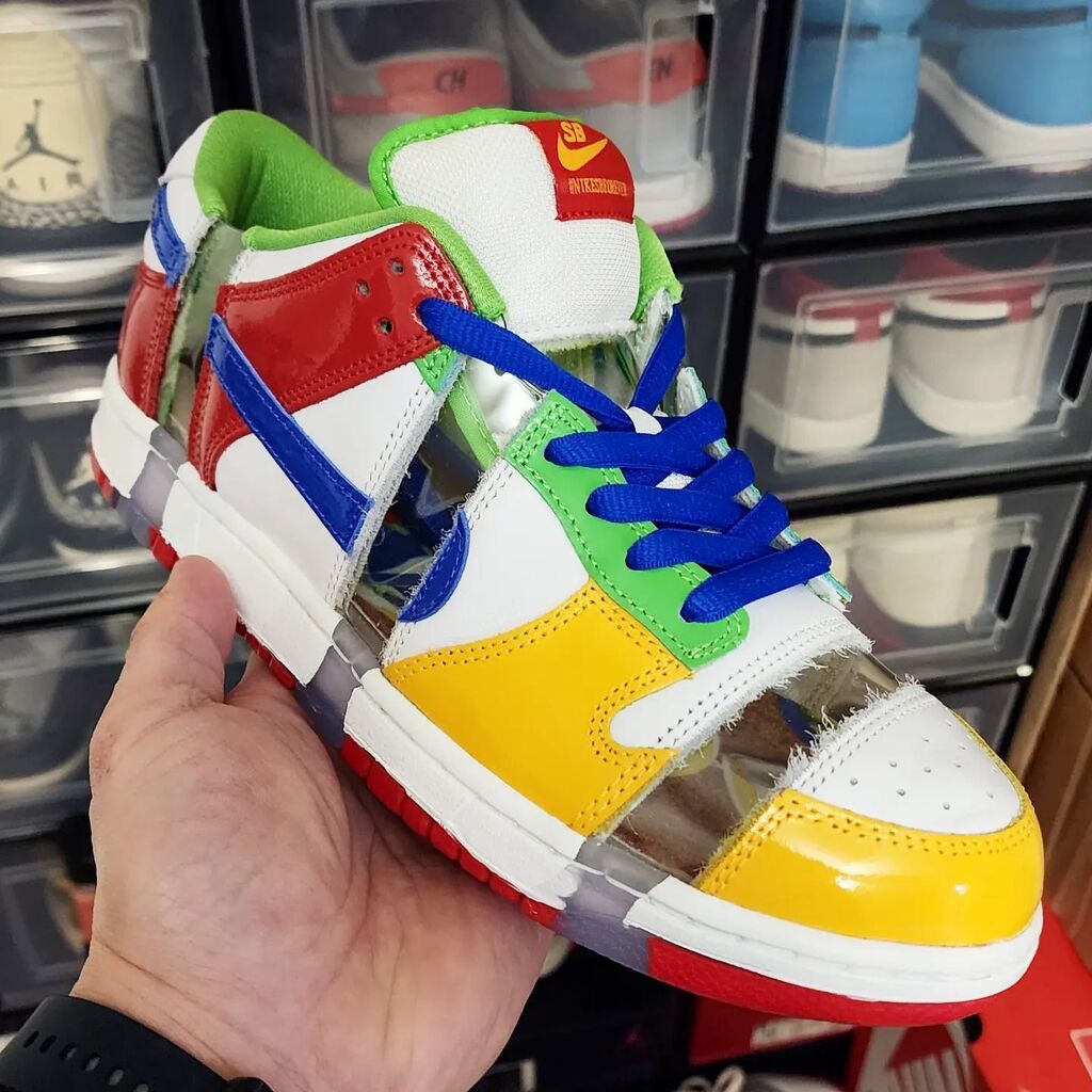 helloedchen's tweet photo. Can't wear these with anything 😂 #nikesb #ebay #sandybodecker https://t.co/EKfeSFviYp https://t.co/LO7LEUaqqe