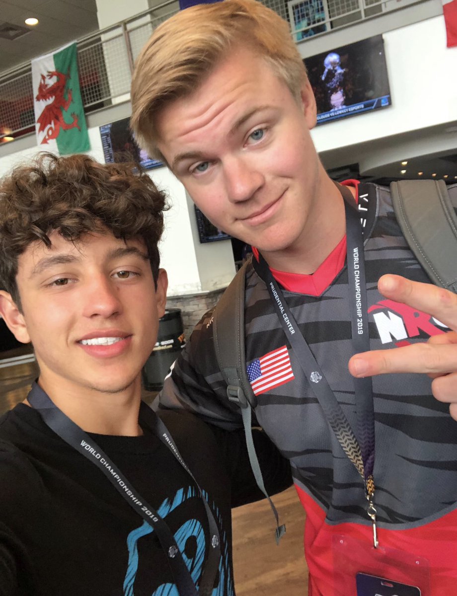 fishhr 👑 on Twitter "cleaning my camera roll I found some funny old