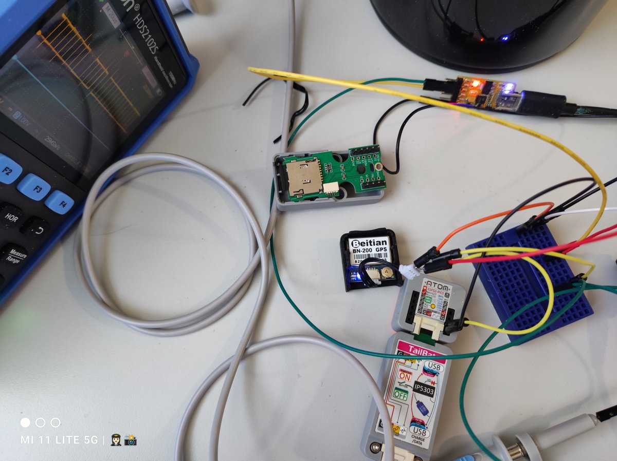 YuriLaboratory's tweet image. 👩🏻‍🔧っ🛰ATOMIC GPSキットをバラして、GPS受信ICの設定を書き換えているなう………とりま測位間隔をデフォの１秒から最大値の10秒に変更したあと、ボーレートをそれに耐えられる115200bpsに変更〜（デフォ9600bps）

👩🏻‍💻ESP32-DOWNLOADERをPCとのシリアル接続に使い、5V電源は #M5Atom の裏から取ってる♪