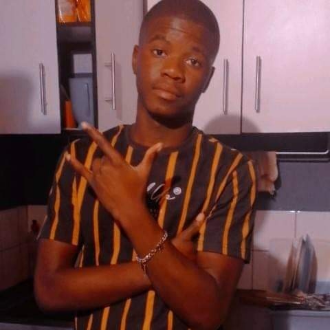 NehaleJoseph's tweet photo. How am looking girls? https://t.co/jHe7wrF0t0