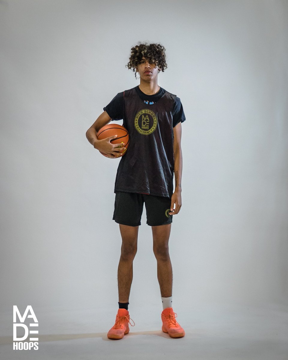 Will Riley’s recruitment is building momentum. 

The 2025 wing talks LSU, Arkansas, Notre Dame, Kansas State, Alabama, Georgia Tech, UCLA, and Duke ⬇️

🔗: basketballrecruiting.rivals.com/news/will-rile…