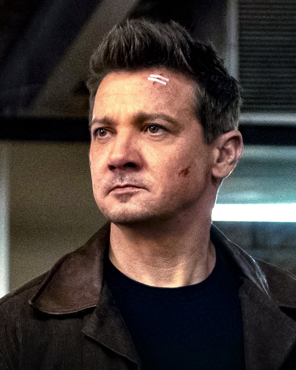 MCU_Direct's tweet photo. UPDATE: Jeremy Renner, who is conscious and speaking after yesterday's accident, is now undergoing surgery... Full details: https://t.co/UgFUqEAYtw https://t.co/4XHLjDTmLS