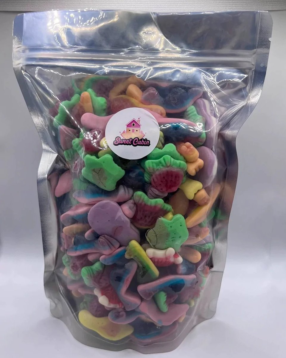 SweetCabinUK's tweet image. sweeeeeeet saturdaaaaay! and today we're giving away our 1kg bag of jelly filled sweets 🤤

to enter just:
- RT this tweet
- follow @SweetCabinUK 

winner picked tonight! 🍬